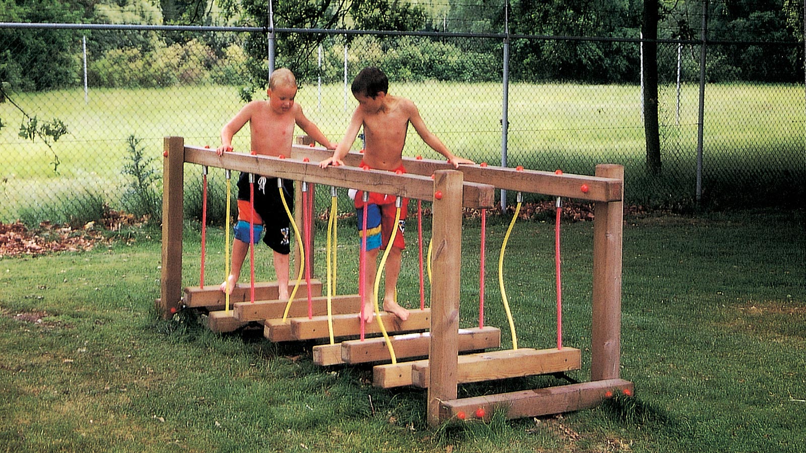 Houten balanceertoestel Wiebelbrug - Kinderhout - H160 - Wico Comfa Houten balanceertoestel Wiebelbrug - Kinderhout - H160 - Wico Comfa